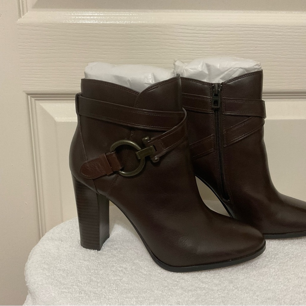 Like New Coach brown ankle boots sz. 8.5, 8